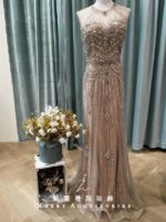 香檳粉金星芒狀水鑽削肩袖媽媽禮服