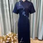 藏藍絲絨緞面百合花旗袍媽媽禮服