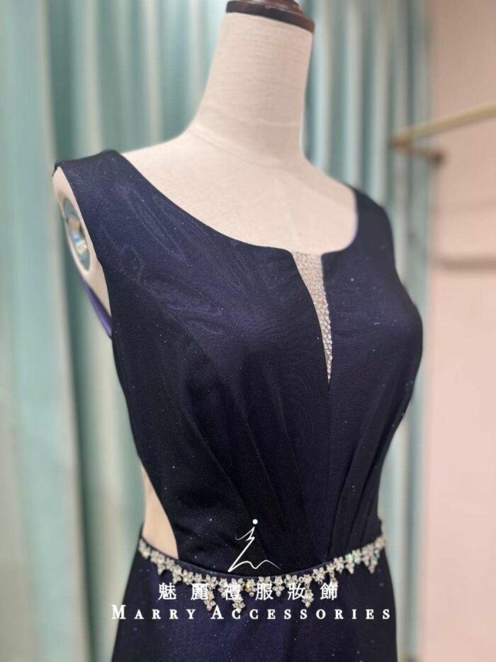 藏藍絲絨腰部鏤空碎鑽收腰媽媽禮服