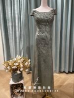 豆沙綠亮片珠飾卡肩媽媽禮服