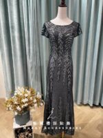 鐵灰羽毛蕾絲亮片刺繡媽媽禮服