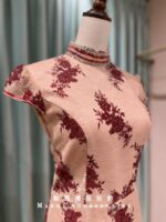 櫻花粉花葉刺繡旗袍媽媽禮服