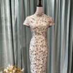 米黃碎花刺繡旗袍媽媽禮服