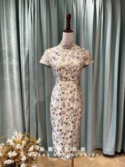 米黃碎花刺繡旗袍媽媽禮服
