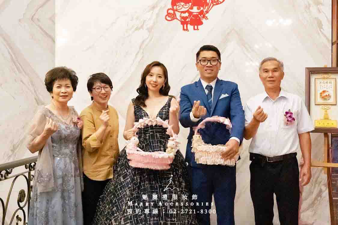 婚宴上的莫蘭迪藍：繽紛花蝴蝶點綴新娘的夢幻之日