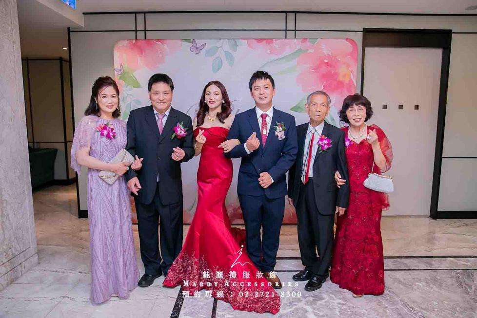 絲綢婚宴星光:閃爍的紫水晶點綴著絲綢緞面的美夢