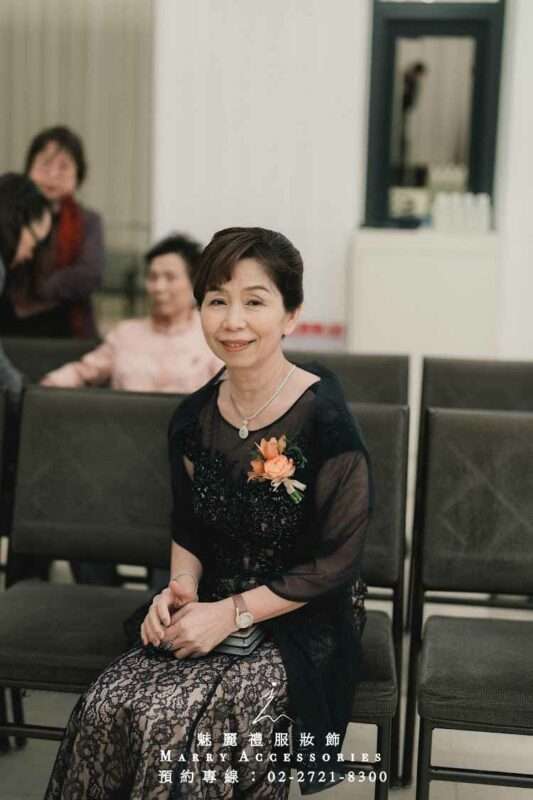 藍寶石色調矢車菊盛宴：歐式奢華之夜的浪漫奧德賽