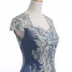 亮藍緞面滿版刺繡花媽媽禮服