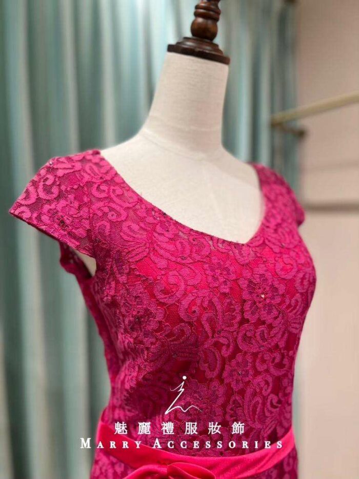 桃紅繡花緞帶收腰媽媽禮服