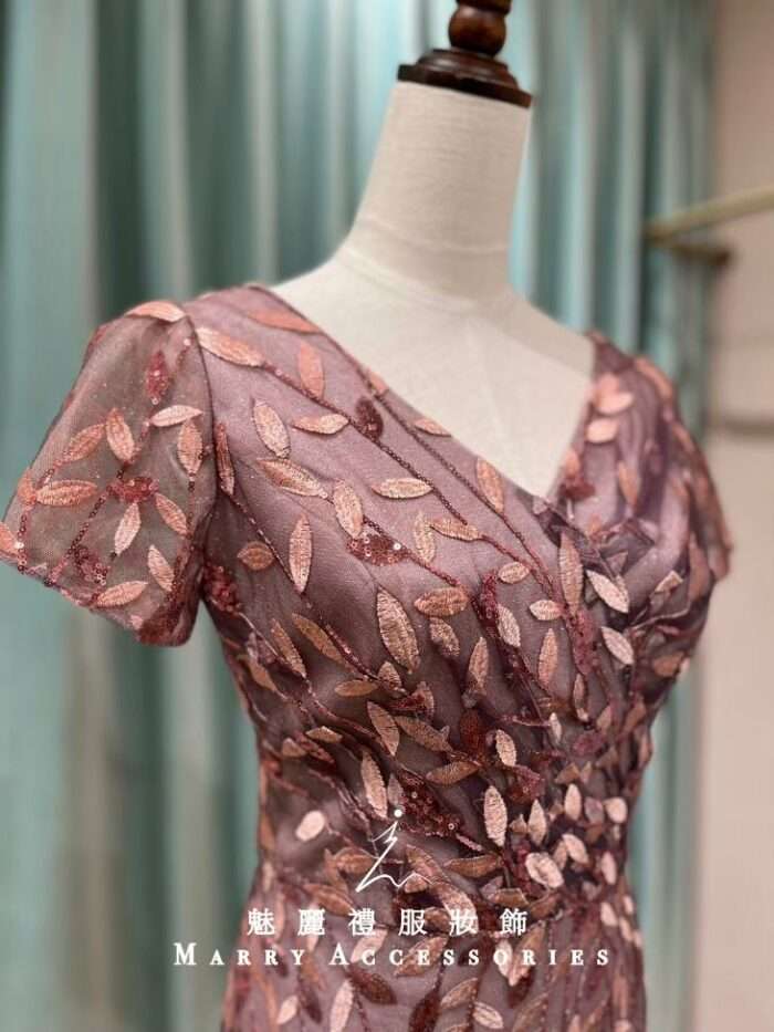 紅紫立體葉片V領交叉媽媽禮服