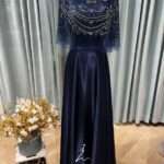 藏藍蕾絲縫珠斗篷絨裙媽媽禮服