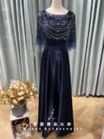 藏藍蕾絲縫珠斗篷絨裙媽媽禮服