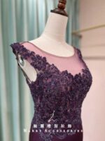 葡萄紫浮雕織花絨面裙媽媽禮服