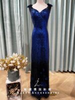 湛藍玫瑰邊桃心V領媽媽禮服