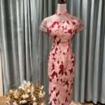 珊瑚粉花瓣蕾絲旗袍媽媽禮服