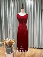 酒紅珠花絲綢緞面媽媽禮服