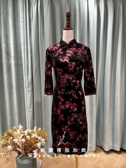 黑絨梅花刺繡旗袍媽媽禮服