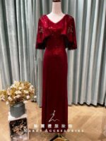 酒紅碎亮斗篷披風媽媽禮服