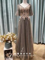 墨綠澎裙刺繡浮雕花媽媽禮服