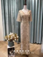 香檳金花葉管珠水袖媽媽禮服