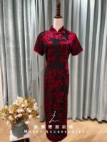 酒紅絨布印花黑底旗袍媽媽禮服