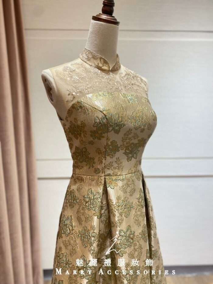 果綠花紋刺繡削肩高領禮服 果綠花紋刺繡削肩高領禮服