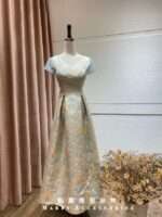 天空藍玫瑰刺繡A字裙台中媽媽禮服