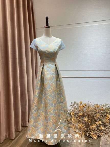 天空藍玫瑰刺繡A字裙台中媽媽禮服