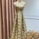 果綠花紋刺繡削肩高領台中媽媽禮服