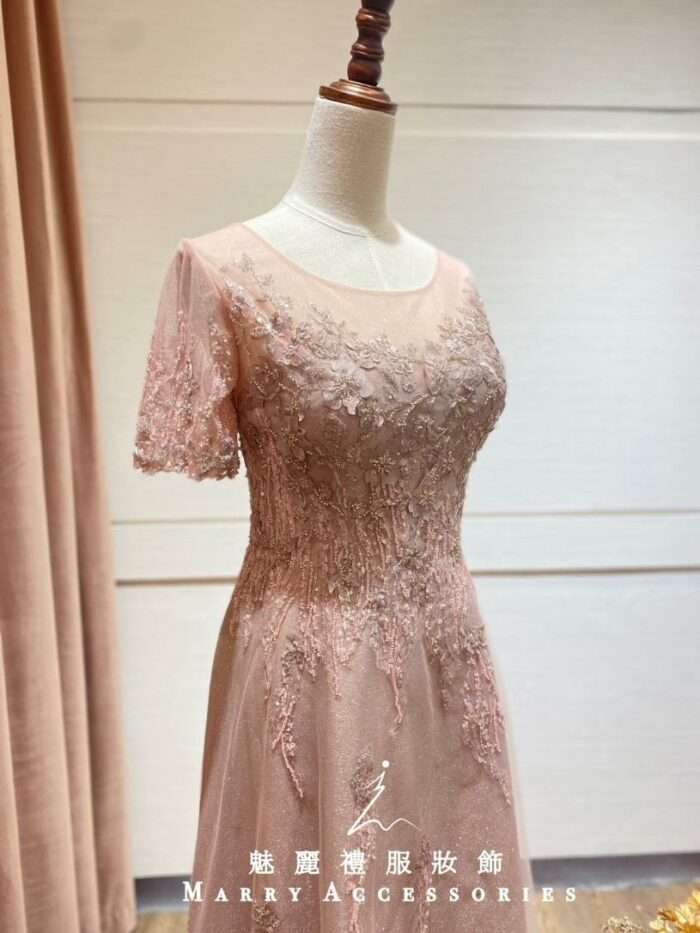 櫻花粉百合縫珠流線禮服