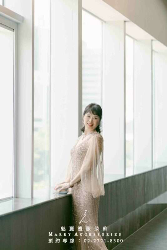 沙漏形身材媽媽必看：如何挑選突顯曲線的媽媽禮服款式