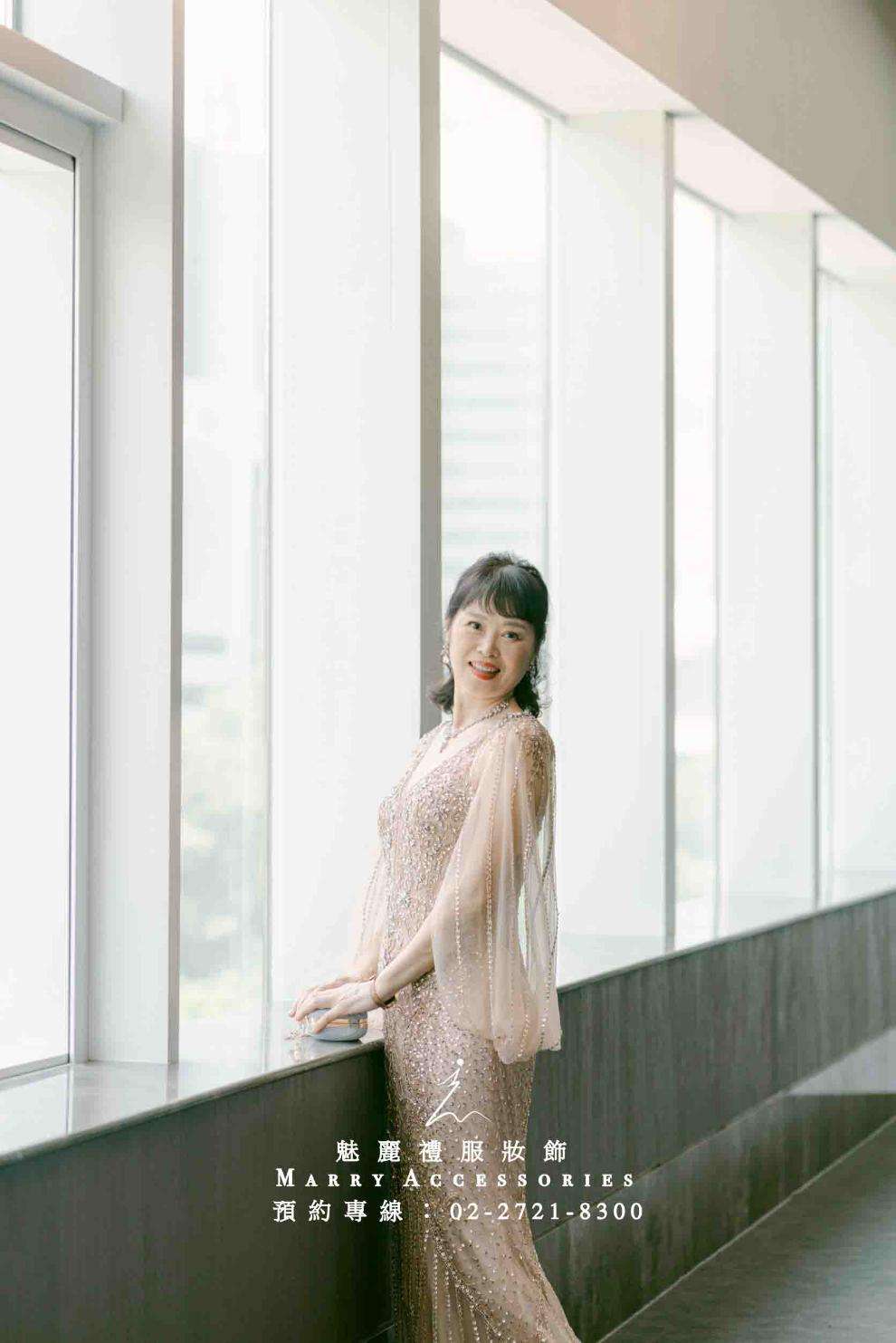 浪漫香檳金婚宴的每一瞬間：水袖披肩的獨特設計與奢華感