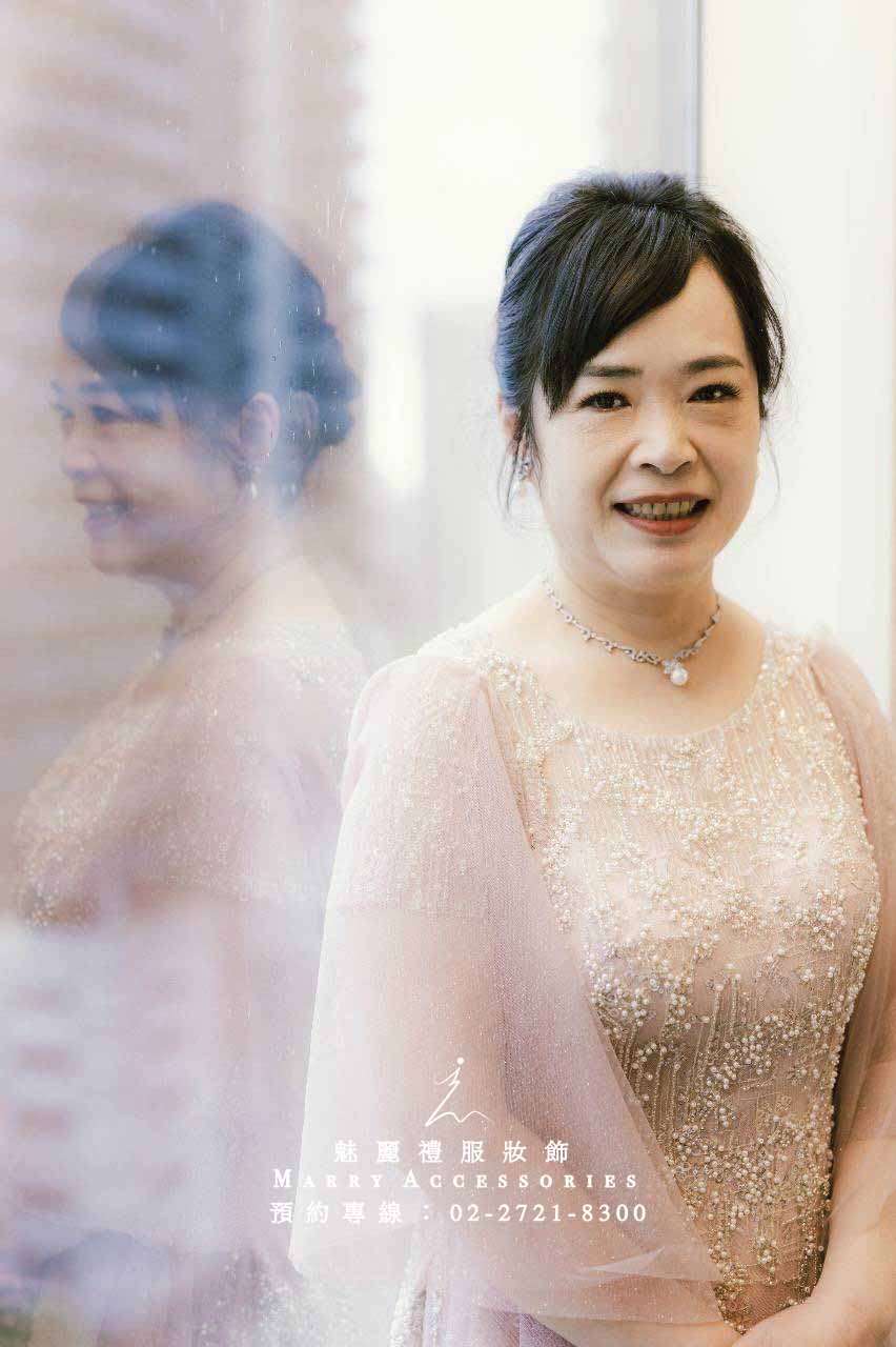珍珠流線交織的櫻花粉婚宴：為浪漫故事增添華麗色彩