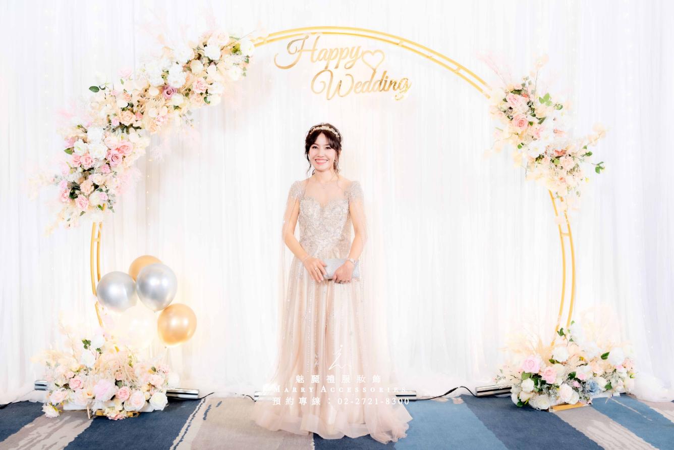 夢幻婚禮：粉膚色水晶鑽女神風水袖禮服引領婚宴時尚潮流