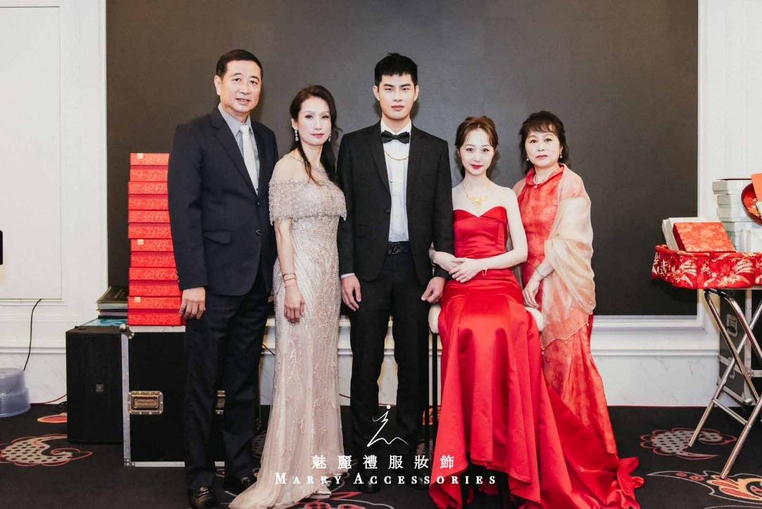 婚禮的奢華篇章:香檳金與施華洛世奇水鑽創造經典之美