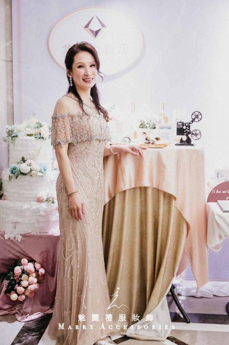 婚禮的奢華篇章：香檳金與施華洛世奇水鑽創造經典之美
