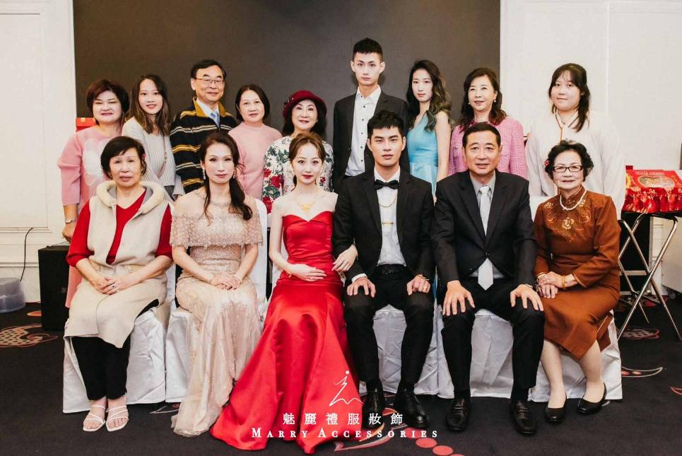 婚禮的奢華篇章：香檳金與施華洛世奇水鑽創造經典之美