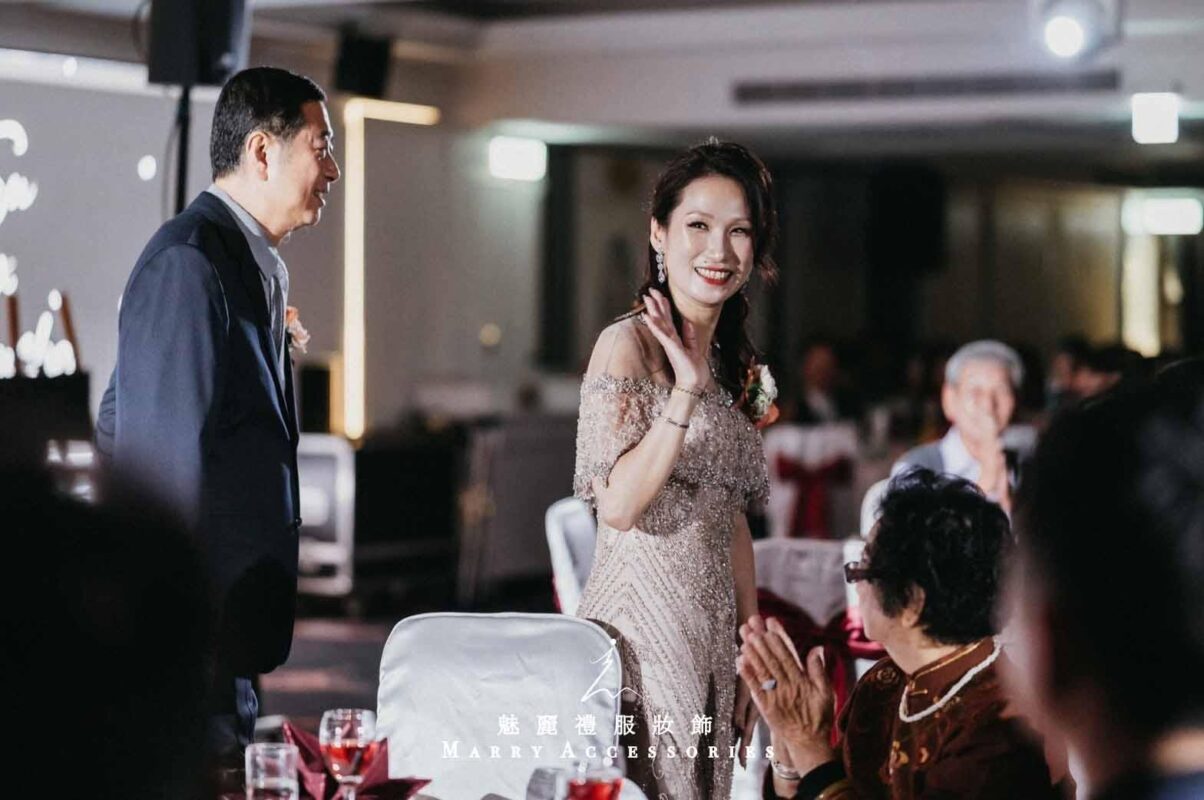 婚禮的奢華篇章：香檳金與施華洛世奇水鑽創造經典之美