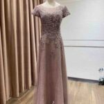 葡萄紫亮紗織花細珠A字裙禮服