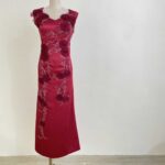 酒紅立體牡丹銀線刺繡禮服