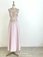 櫻花粉花葉亮片高領緞面禮服