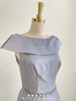 淡紫絲緞翻領一字領腰鍊禮服