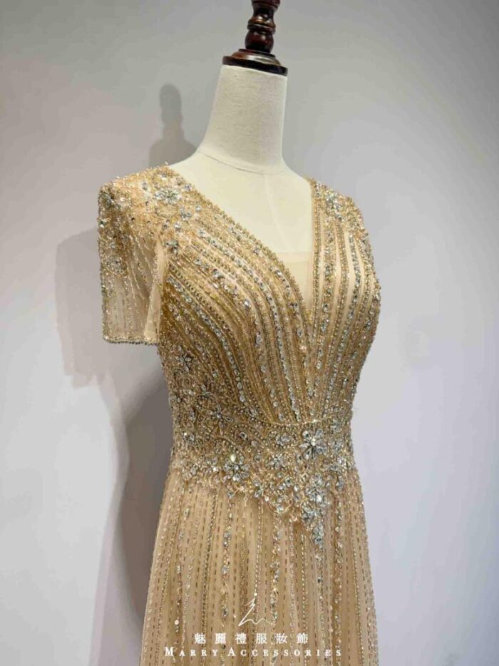 香檳金流線鑲鑽收腰V領澎裙禮服