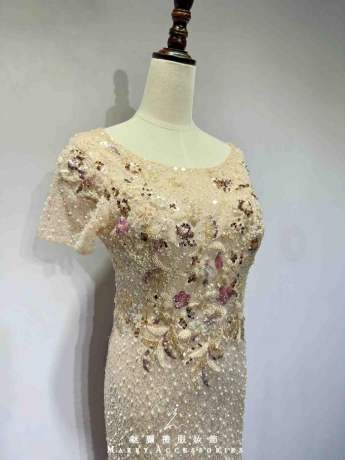 櫻花粉珍珠刺繡立體花葉禮服