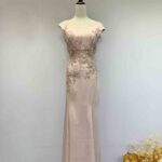 粉嫩珠花刺繡腰間鏤空絲緞禮服