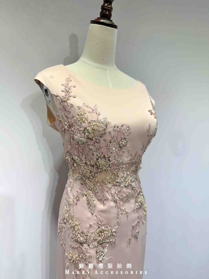 粉嫩珠花刺繡腰間鏤空絲緞禮服