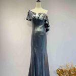 午夜藍反光皮革荷葉鑽花卡肩禮服