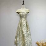 果綠立體繡花翻領A字裙禮服