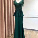 墨綠鉤花荷葉邊絲絨魚尾禮服