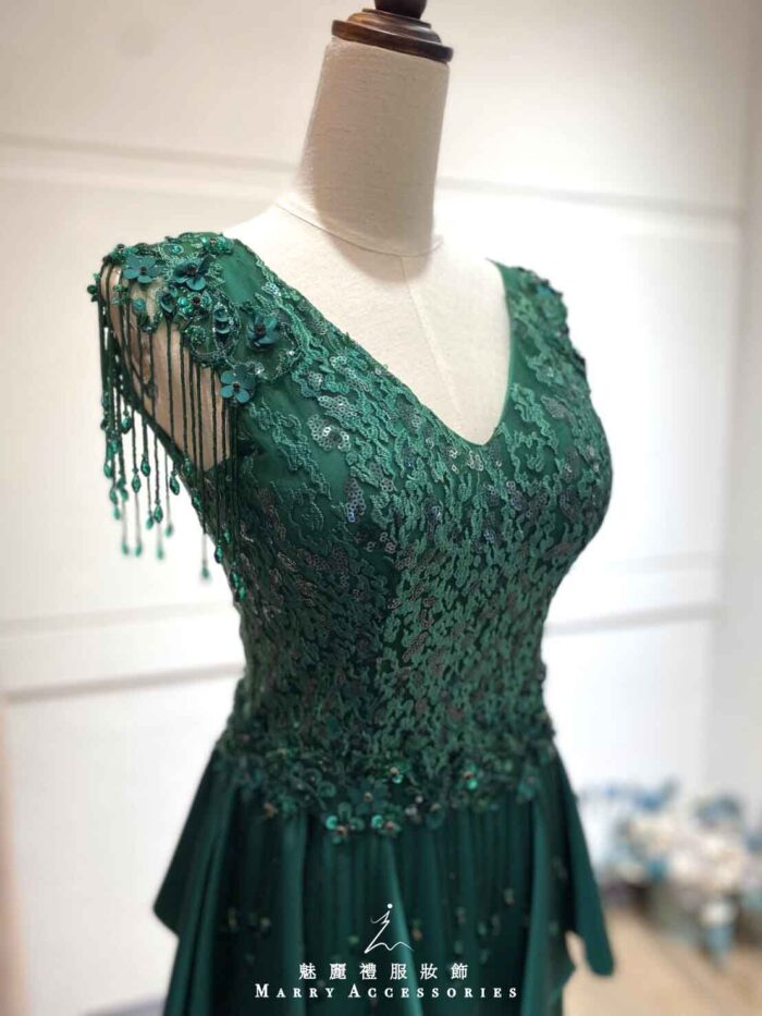 墨綠鉤花荷葉邊絲絨魚尾禮服